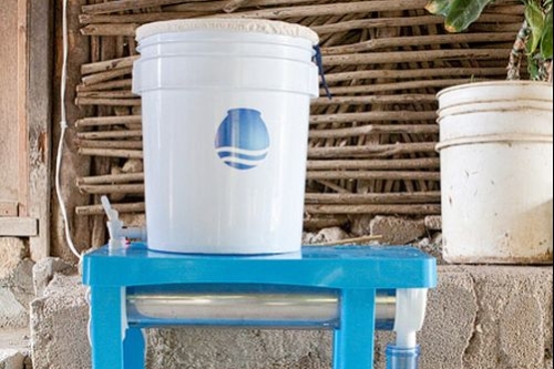 “The “Mesita Azul”, a water disinfection technology developed in partnership with Cantaro Azul”.